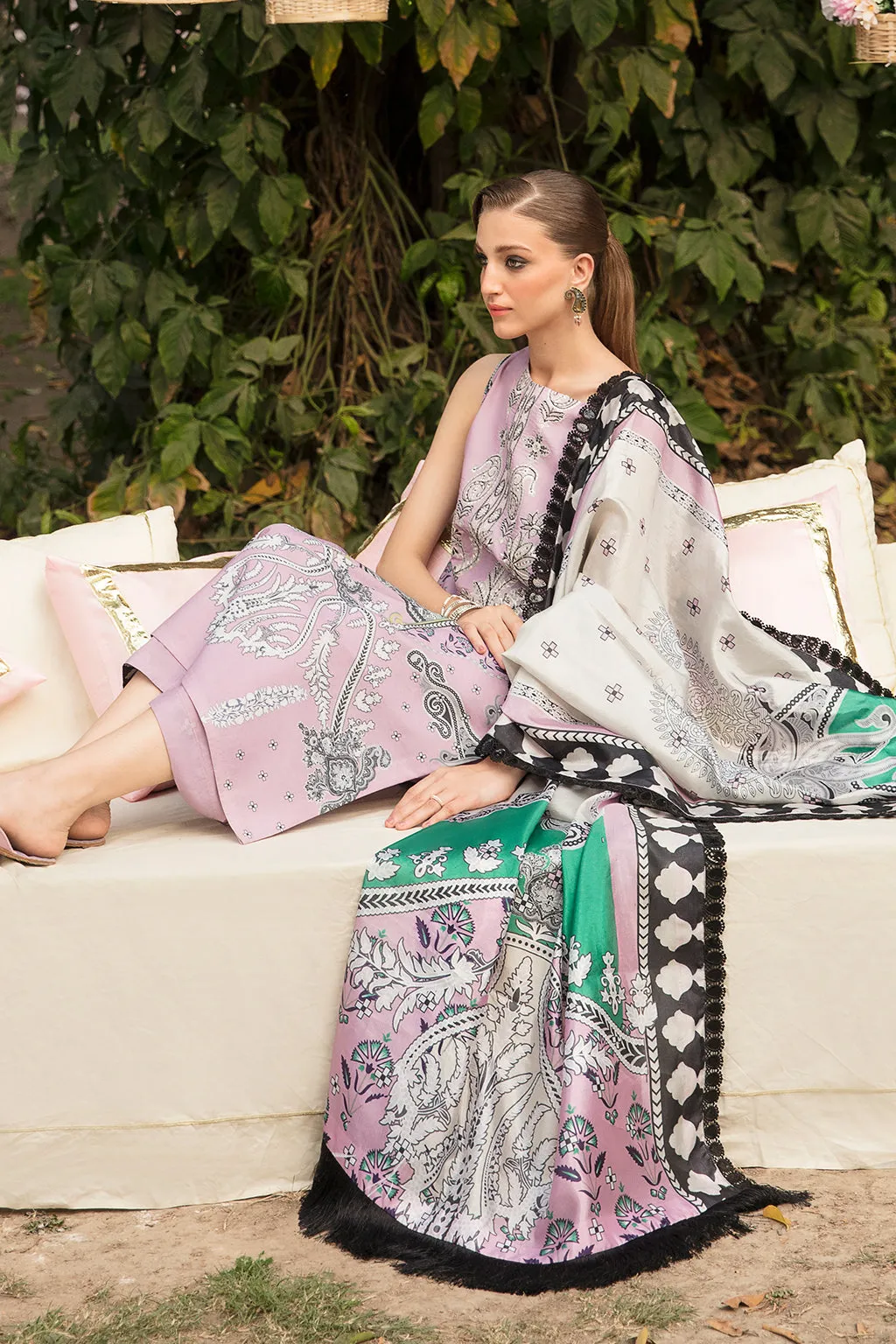 Ayzel by Afrozeh Bahar Lawn Collection 2023 – Kanwal