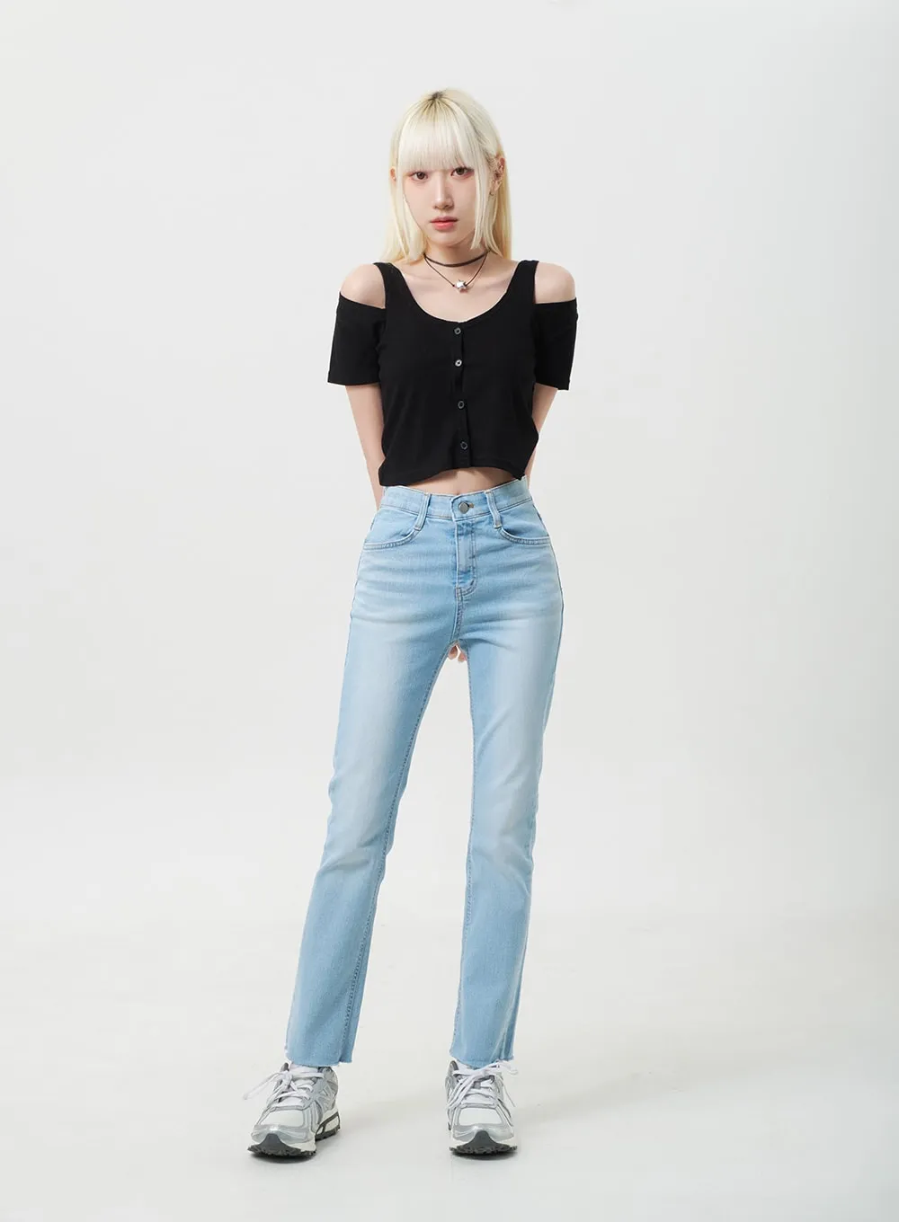 Straight Leg Jeans BY331